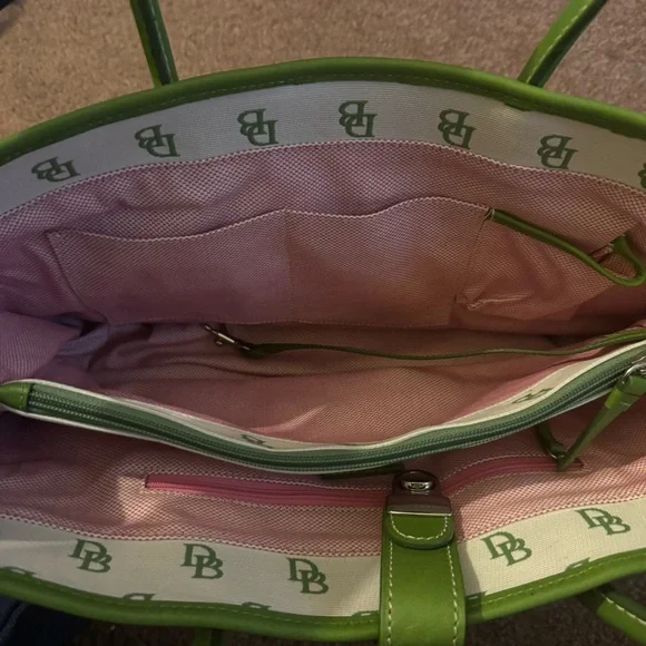 Dooney & Bourke Green and Cream Shoulder Bag - Picture 4 of 6